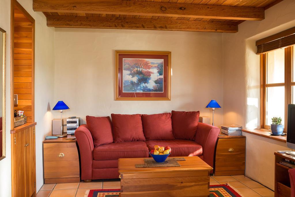 Renwick Straw Lodge Vineyard And Boutique Lodging מראה חיצוני תמונה